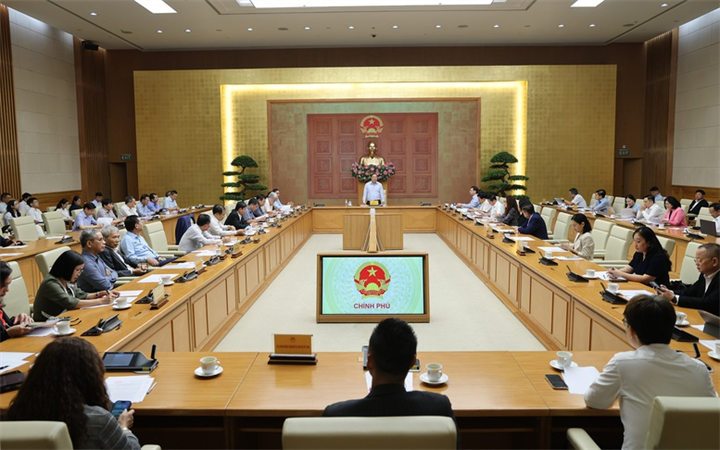 Ngày 25/9, tại Trụ sở Chính phủ, Ủy viên Bộ Chính trị, Phó Thủ tướng Thường trực Phạm Gia Túc làm việc với các hiệp hội, doanh nghiệp tiêu biểu ngành hàng nông, lâm, thủy sản - Ảnh: chinhphu.vn/Phương Nguyên