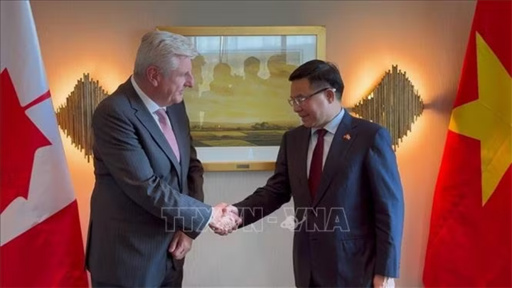 Bộ trưởng Thương mại Quốc tế Canada Maninder Sidhu trong buổi làm việc với đoàn Bộ Công thương Việt Nam.