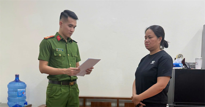 Cơ quan Cảnh sát điều tra Công an tỉnh ra Quyết định khởi tố bị can, Lệnh bắt bị can để tạm giam đối với Đỗ Kim Nhung về tội Môi giới hối lộ. (Ảnh: Công an Lạng Sơn)