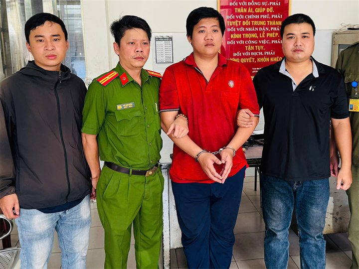 Đối tượng Chiêm Tiền Định khi bị bắt giữ. Ảnh: VietNamnet