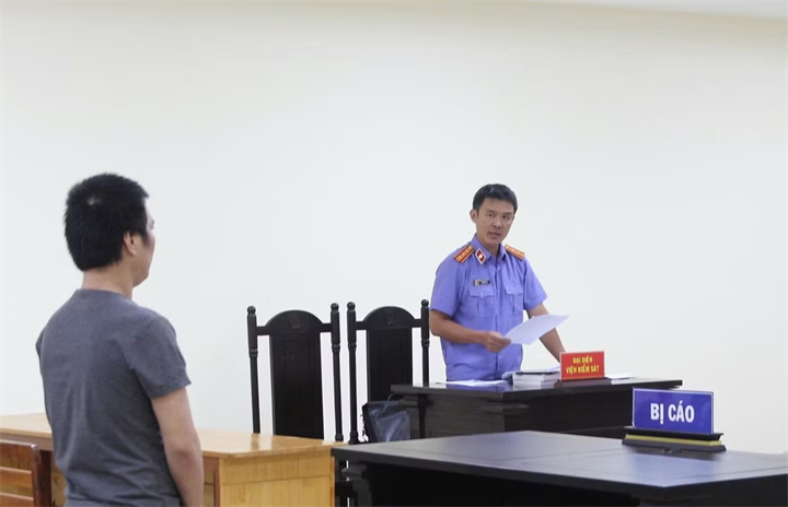 Bị cáo Hồ Xuân Nhàn tại phiên tòa xét xử. Ảnh: Tiền phong