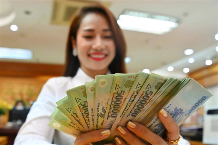 Giao dịch ngân hàng (Ảnh: Tiến Tuấn).