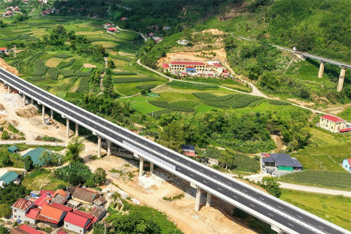 Tuyến cao tốc Hữu Nghị - Chi Lăng và Đồng Đăng - Trà Lĩnh có vai trò quan trọng trong việc kết nối các tỉnh biên giới phía Bắc với Thủ đô Hà Nội./ Theo báo Chính phủ.