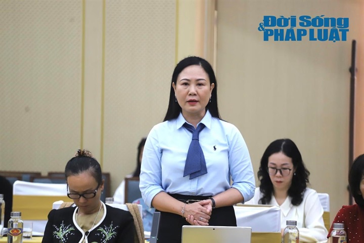 Các đại biểu tham gia thảo luận về những khó khăn, vướng mắc có thể phát sinh trong quá trình chuẩn bị và tổ chức thực hiện chế định luật sư công