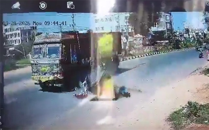 Hiện trường vụ tai nạn. Ảnh cắt từ clip/NextMinute News