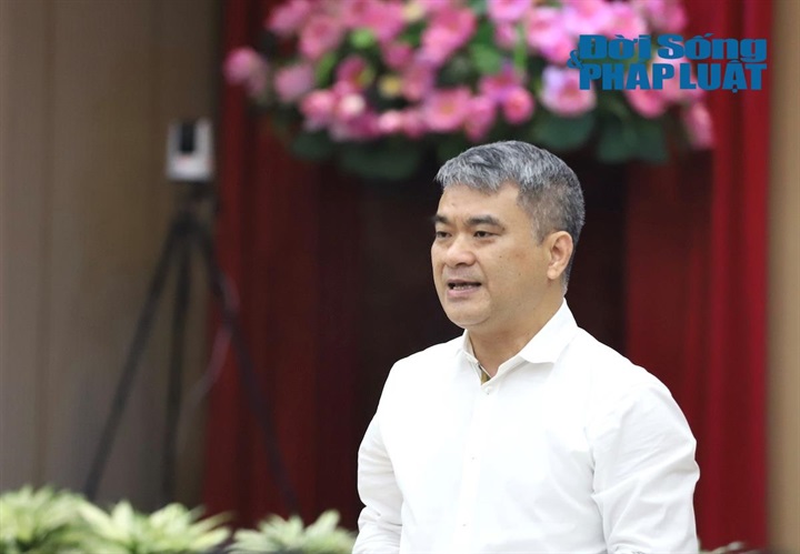 Ông Nguyễn Thanh Tú, Ủy viên Ban Thường vụ Đảng ủy, Thứ trưởng Bộ Tư pháp phát biểu tại hội nghị