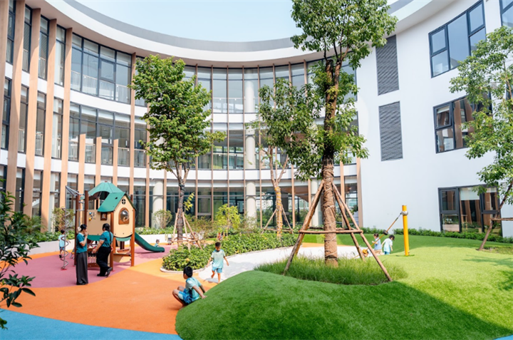 Vin Nexus Center: Trường học hạnh phúc hình trái tim và những gam màu rất “lạ” - 8