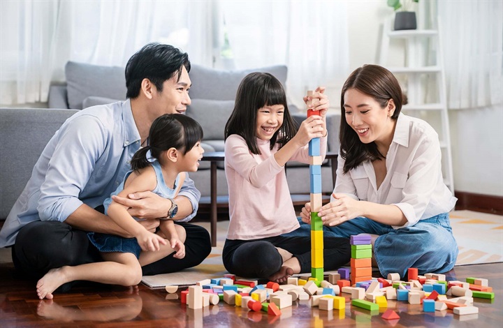 Chuẩn bị tài chính từ sớm giúp cha mẹ chủ động nguồn lực để con có thêm lựa chọn trong tương lai. Ảnh minh họa.
