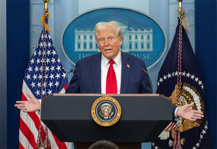 Tổng thống Mỹ Donald Trump phát biểu trong cuộc họp báo ở Washington, ngày 30/1/2025. Ảnh: THX/TTXVN