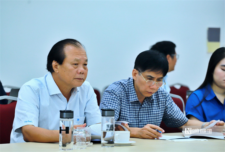 Các đồng chí tham dự hội nghị.
