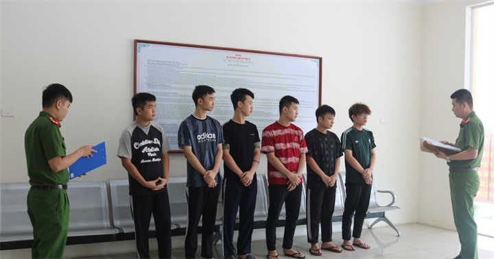 Các đối tượng tại cơ quan Công an. (Ảnh: Công an Thái Nguyên)