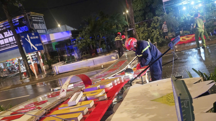 Lực lượng chức năng có mặt xử lí hiện trường. Ảnh: VTC News