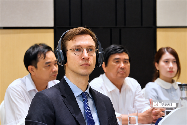 Ông Lewe Paul - Trưởng Đại diện Quỹ Konrad-Adenauer-Stiftung tại Việt Nam, tại hội nghị.