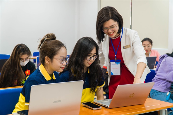 Bộ GDĐT đề xuất 3 cách hoàn thành mô đun bồi dưỡng chuẩn nghề nghiệp giảng viên. Ảnh: MOET
