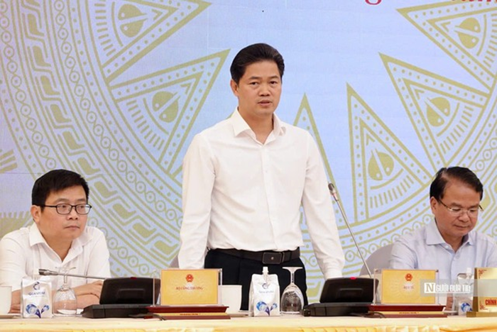 Thứ trưởng Thường trực Bộ Y tế Vũ Mạnh Hà thông tin tại họp báo (Ảnh: Hoàng Bích).