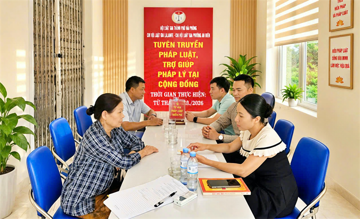Người dân nếu các vướng mắc pháp lý tại chương trình tư vấn pháp luật miễn phí do UBND phường An Biên và Chi hội Luật gia La Haye (Hội Luật gia Tp.Hải Phòng) tổ chức hồi tháng 6/2026.
