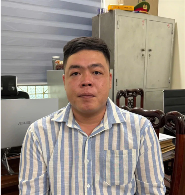 Nguyễn Minh Trí lúc bị bắt - Ảnh: Công an tỉnh Đồng Tháp/Tuổi Trẻ