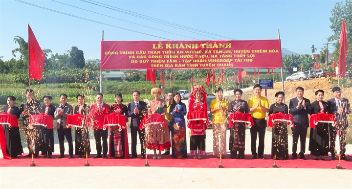Khánh thành công trình cầu tràn thôn An Vương, tỉnh Tuyên Quang. Nguồn ảnh Vingroup
