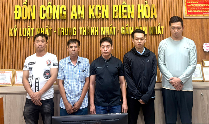 Đồn Công an KCN Biên Hòa vận động các đối tượng đã ra đầu thú./ Ảnh: Trang TTĐT Công an Thành phố Đồng Nai.