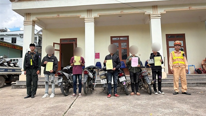Cả 5 trường hợp đều là học sinh đang theo học tại Trường Trung học phổ thông Than Uyên, Trường Trung học phổ thông Mường Kim và Trung tâm Giáo dục nghề nghiệp - Giáo dục thường xuyên Than Uyên, có độ tuổi từ 14 đến 18. Ảnh Công an tỉnh Lào Cai.
