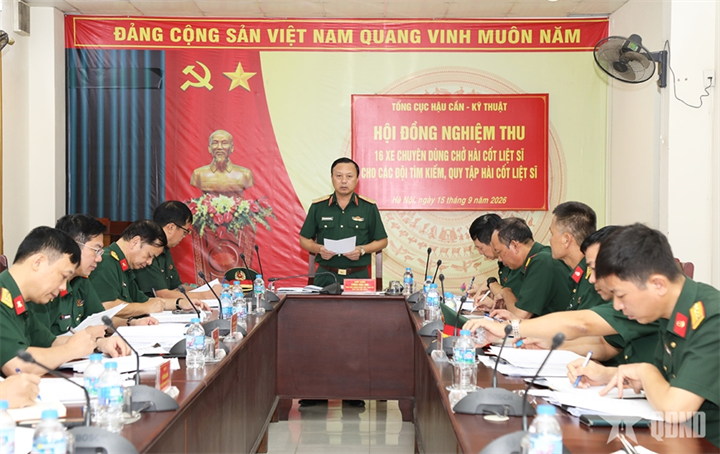 Thiếu tướng Phùng Ngọc Sơn, Phó chủ nhiệm, Tham mưu trưởng Tổng cục Hậu cần - Kỹ thuật, Chủ tịch Hội đồng nghiệm thu phát biểu chỉ đạo.