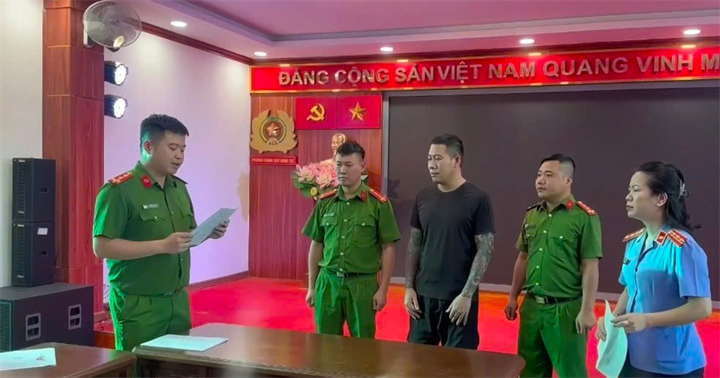 Các đối tượng tại cơ quan công an. (Ảnh: ANLC)