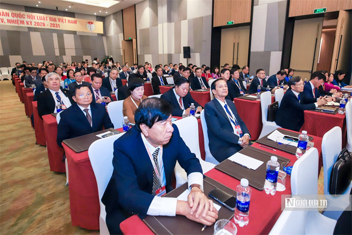 Có 219 đại biểu chính thức, đại diện cho hơn 100.000 hội viên Hội Luật gia Việt Nam dự Đại hội.