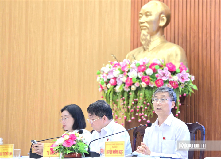 Ông Nguyễn Khánh Ngọc, Chủ tịch Hội Luật gia Việt Nam, phát biểu tại buổi tiếp xúc cử tri xã Xuân Phú, thành phố Đà Nẵng, sáng 8/10.