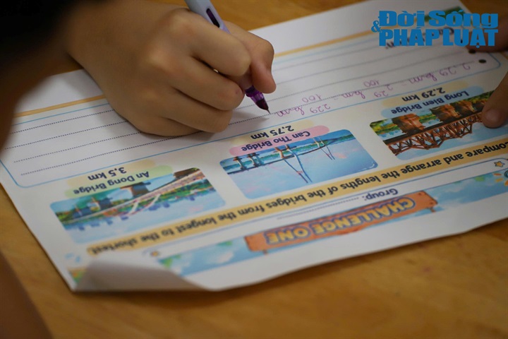 Nhà trường hướng tới việc đưa tiếng Anh trở thành một phần quen thuộc trong các hoạt động giáo dục hằng ngày.