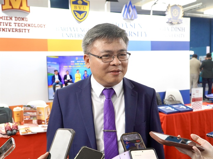 PGS.TS Phạm Văn Song, Hiệu trưởng Trường Đại học Gia Định. Ảnh: Di Hân