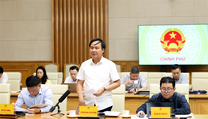 Phó Thủ tướng Nguyễn Văn Thắng yêu cầu rà soát, không để giá hàng hóa tăng bất hợp lý - 6