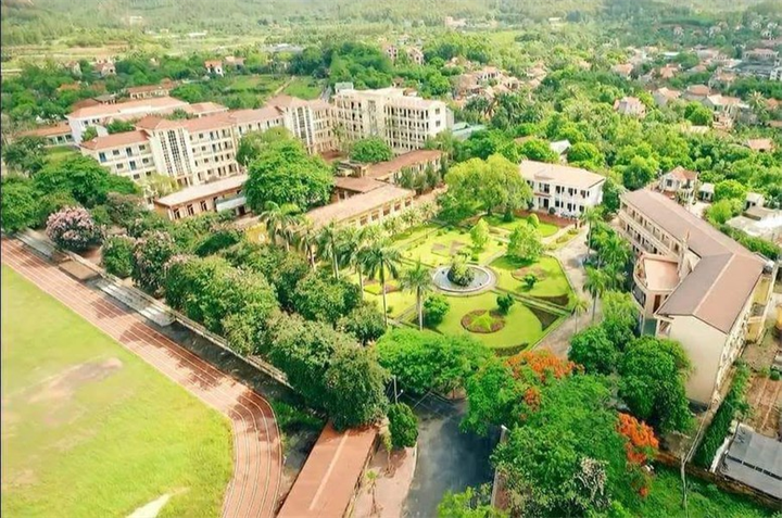 Chuyển giao nguyên trạng Trường Cao đẳng Nông Lâm Đông Bắc từ Bộ Nông nghiệp và Môi trường về Ủy ban nhân dân thành phố Quảng Ninh quản lý