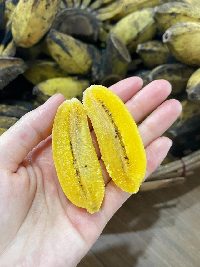 Chuối sáp cung cấp nguồn carbohydrate, chất xơ cùng nhiều vitamin và khoáng chất, giúp bổ sung năng lượng và hỗ trợ hoạt động tiêu hóa. Ảnh: VietNamnet