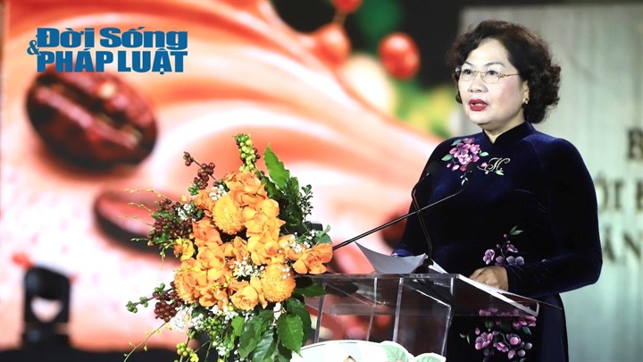 Bà Nguyễn Thị Hồng, Ủy viên Ban Chấp hành Trung ương Đảng, Phó Chủ tịch Quốc hội nước CHXHCN Việt Nam phát biểu tại buổi lễ. Ảnh: Nguyễn Lâm