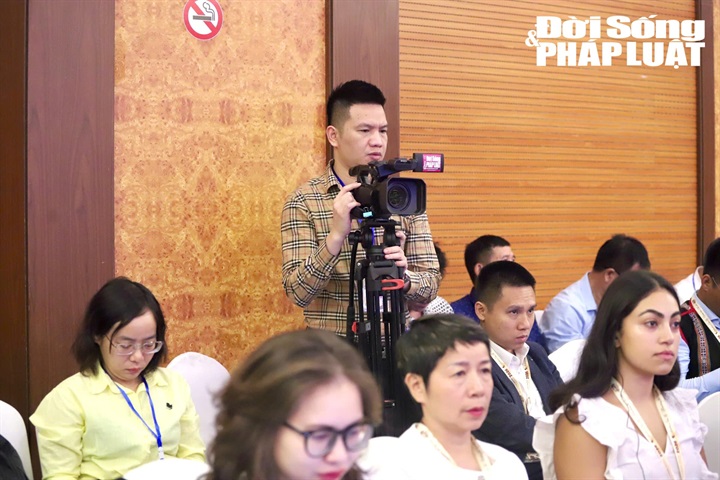 Phóng viên ĐS&PL ghi nhận không khí tại Hội thảo “Phát triển cà phê bền vững theo hướng sinh thái trên địa bàn tỉnh Sơn La”, sáng 11/10. Ảnh Ngọc Lâm.