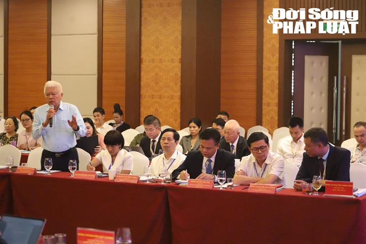 Đại diện các bộ, ngành, hiệp hội, tổ chức quốc tế và doanh nghiệp tham dự hội thảo. Ảnh Ngọc Lâm.