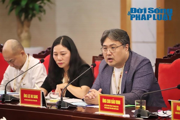 Đại diện Hiệp hội cà phê Hàn Quốc chia sẻ tại hội nghị. Ảnh: Nguyễn Lâm