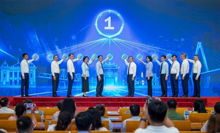 Theo thông tin được Sun Group công bố, dự án cải tạo, chỉnh trang và tái thiết đô thị Vĩnh Hưng có quy mô khoảng 447ha, tổng vốn gần 186.000 tỷ đồng. Trong đó, khoảng 206ha được định hướng tái thiết, 241ha còn lại cải tạo, chỉnh trang đồng bộ. Đặc biệt, tất cả hộ dân thuộc diện ảnh hưởng sẽ được bố trí tái định cư ngay trên địa bàn phường.