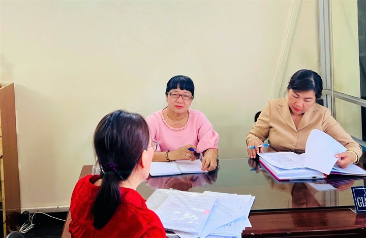 Các Luật gia tại Trung tâm tư vấn pháp luật - Hội Luật gia Tp.Hồ Chí Minh tư vấn pháp lý miễn phí cho người dân.