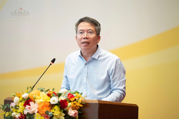 Phó Chủ nhiệm Văn phòng Quốc hội Nguyễn Văn Hiển phát biểu (Ảnh: Media Quốc hội).