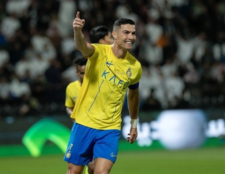 Ronaldo ăn mừng bàn thắng thứ 50 trong năm dương lịch 2023 ở trận đấu giữa Al Nassr và Al Shabab (Ảnh: Getty).