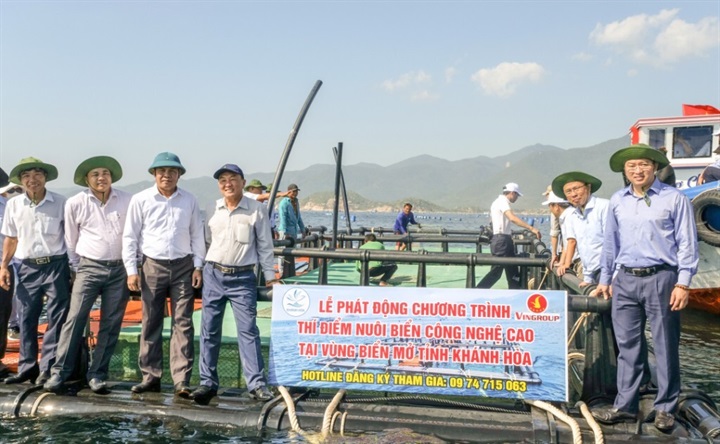 Chương trình lắp đặt lồng HDPE hỗ trợ ngư dân tại Khánh Hòa triển khai nuôi biển xa bờ Nguồn ảnh Vingroup