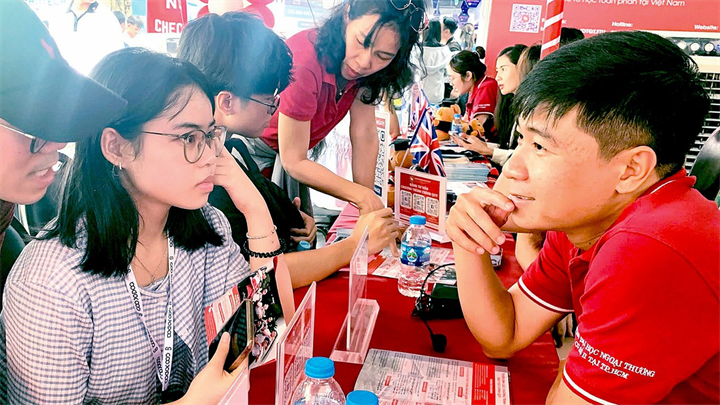 Từ mùa tuyển sinh năm 2027, hàng loạt ngành đại học sẽ được chuẩn hóa tên gọi và mã số theo danh mục mới của Bộ GD&ĐT. Ảnh minh họa: Tuổi trẻ Online