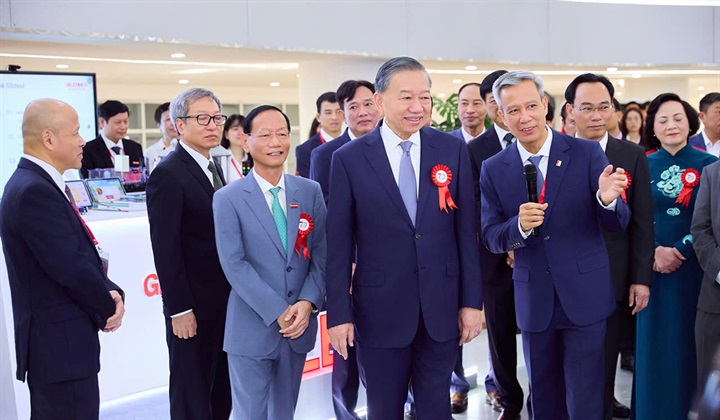 GS.TS.NGƯT Lê Anh Tuấn, Giám đốc Đại học Bách khoa Hà Nội cho biết, đây là nơi đầu tiên tạo ra không gian để doanh nghiệp cùng đồng hành với sinh viên và thầy cô của Đại học Bách khoa Hà Nội.