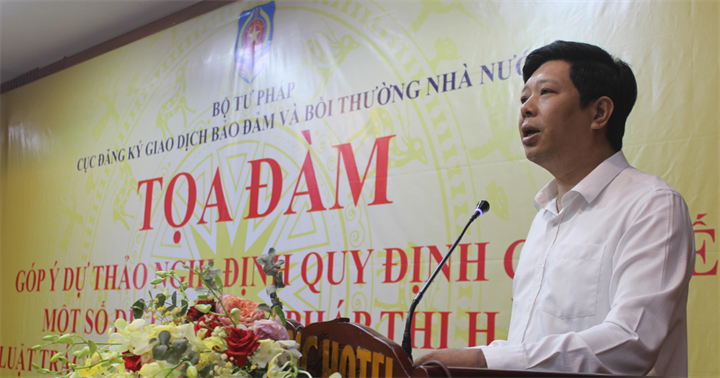 Đại diện Sở tư pháp tỉnh Quảng Ngãi, Sở tư pháp thành phố Đà Nẵng tham gia tham luận. (Ảnh: Trọng Triển)