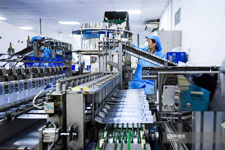 Tinh thần xuyên suốt được đặt ra là xây dựng môi trường pháp lý thuận lợi, minh bạch, ổn định để người dân và doanh nghiệp yên tâm đầu tư, sản xuất (Ảnh: Phạm Tùng).