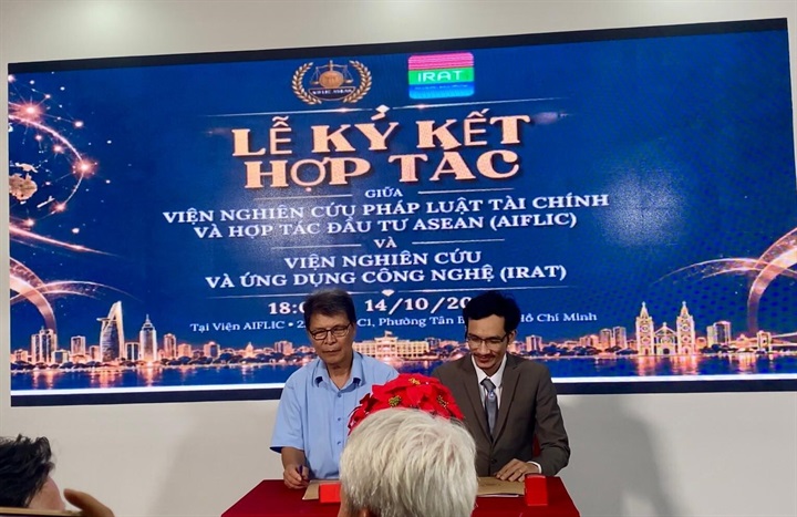 Đại diện IRAT và AIFLIC ký kết hợp tác tại TP.HCM ngày 14/10/2026.