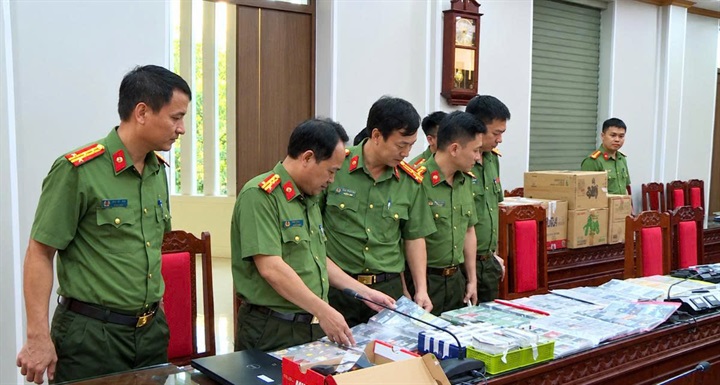 Đồng chí Đại tá Lê Ngọc Anh, Phó Giám đốc, Thủ trưởng Cơ quan an ninh điều tra Công an tỉnh trực tiếp chỉ đạo công tác điều tra, phá án. Ảnh Công an tỉnh Thanh Hóa.