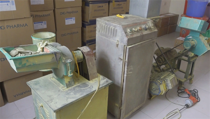 Công an triệt phá đường dây sản xuất, buôn bán thuốc giả quy mô lớn ở Nghệ An, thu 20.000 lọ gắn mác “đông y gia truyền” - 3