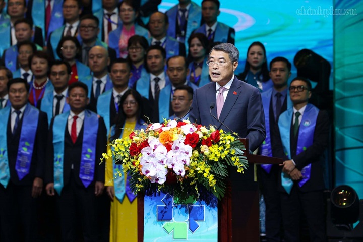 Thủ tướng Chính phủ Lê Minh Hưng phát biểu tại Lễ công bố sản phẩm đạt Thương hiệu Quốc gia Việt Nam lần thứ 10 năm 2026. Nguồn ảnh HDBank